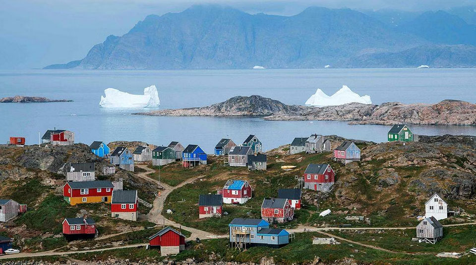 Greenland applies a new time zone